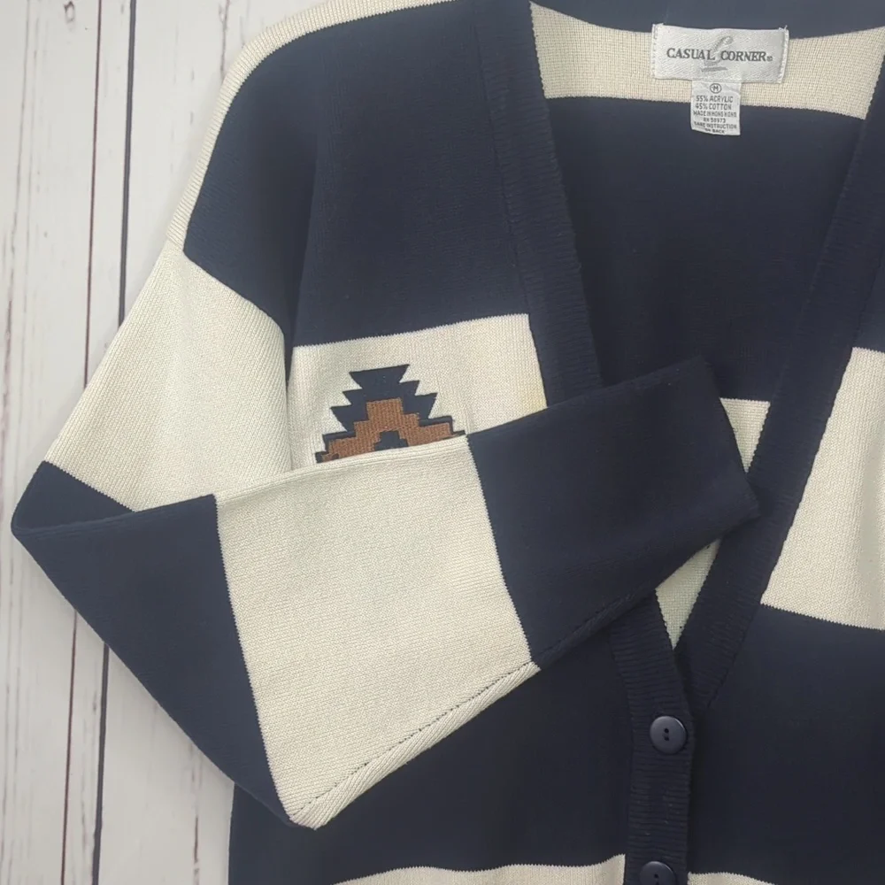 Vintage Casual Corner Navy Blue and Cream Preppy Aztec Women's‎ Cardigan Medium